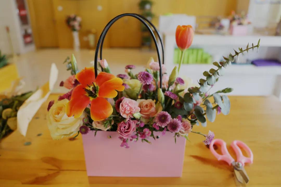 女神节快乐！开发区工会、妇联联合开展插花艺术课堂(图7)