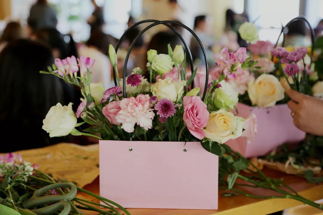 女神节快乐！开发区工会、妇联联合开展插花艺术课堂(图10)
