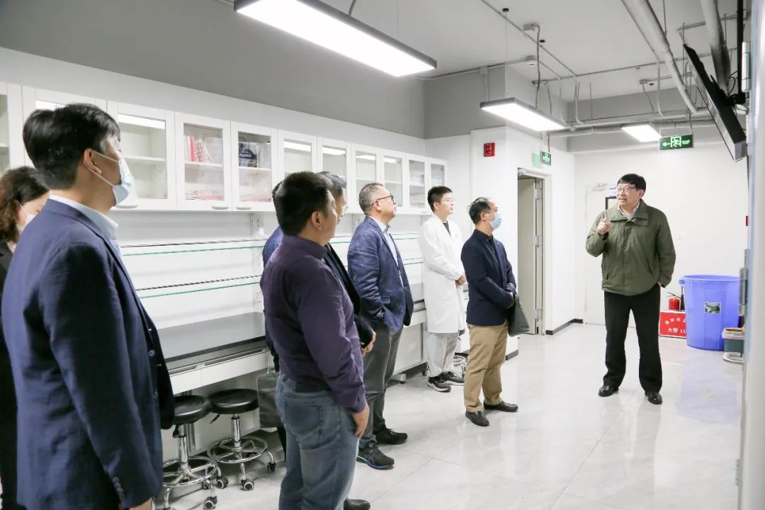 [Accomplish More with Unwavering Loyalty and Strong Responsibility at the Grand Moment]  District leaders research the biomedical industry in Wuqing Development Zone(图1)