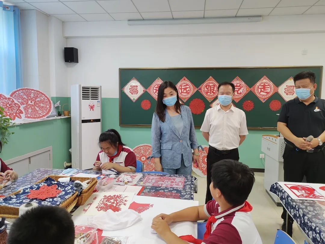 围绕推进教育教学减负提质，区政协科教委召开专题协商会(图1)