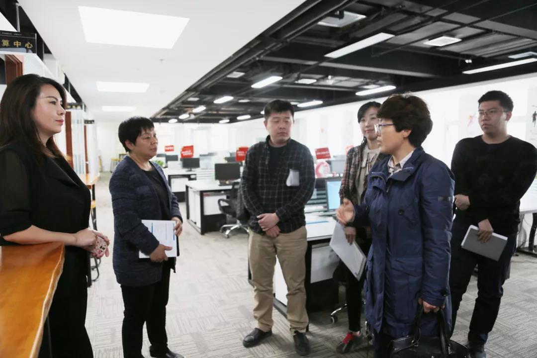 天津财经大学师生一行到开发区走访调研(图8)