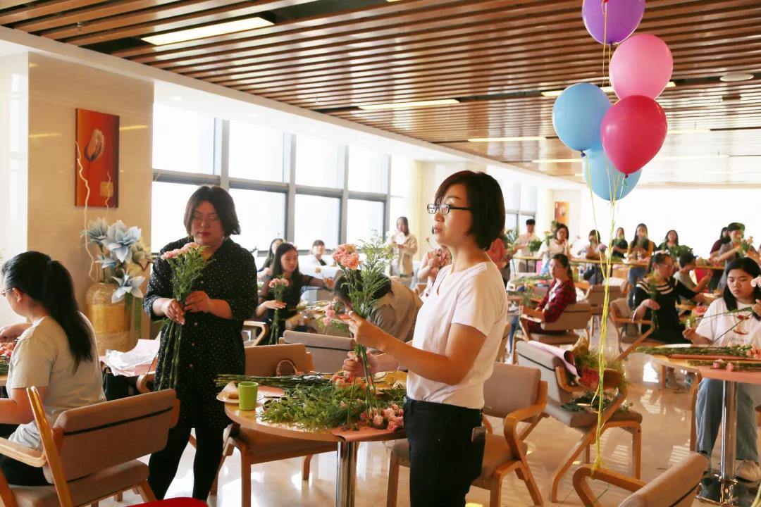 浓情五月 感恩母爱丨开发区工会开展花艺课堂(图4)