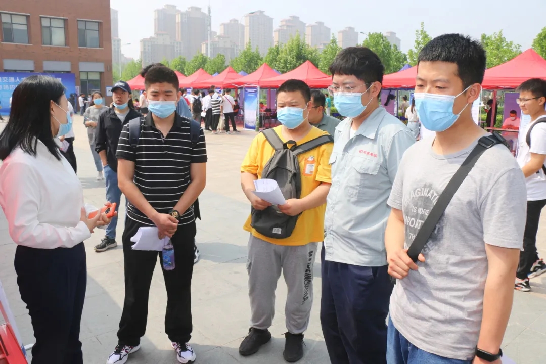 武清开发区企业参加市智能轨道交通人才创新创业联盟专场招聘会(图2)