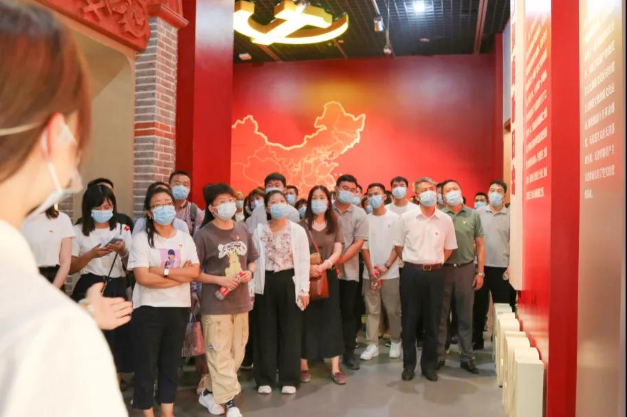 武清开发区组织参观“红色记忆——天津革命文物展”(图2)