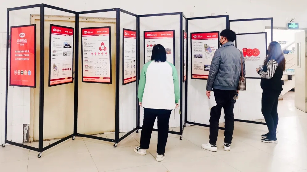 党史学习教育打开新方式 武清开发区这场巡展不一般！(图2)