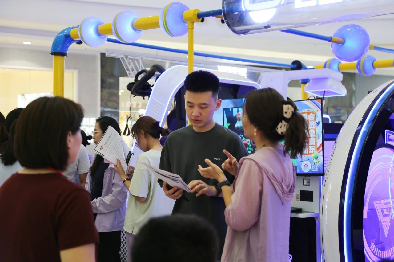 人才夜市火热开市 企业与人才“双向奔赴”!(图1) 人才夜市火热开市 企业与人才“双向奔赴”!(图1)